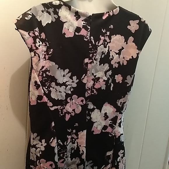 SAKS FIFTH AVENUE - Picture 4 of 6